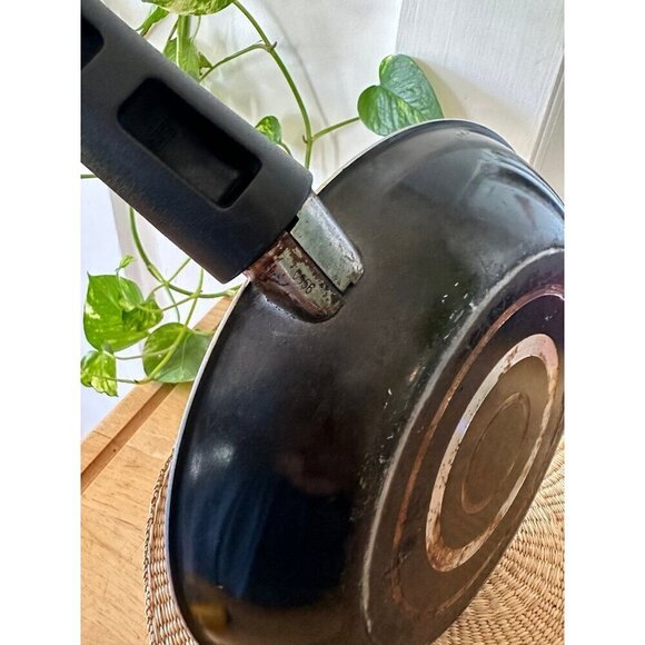 Black Kitchen cooking pan - Picture 7 of 9